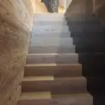 Pose de parquet chêne savonné sur des escaliers